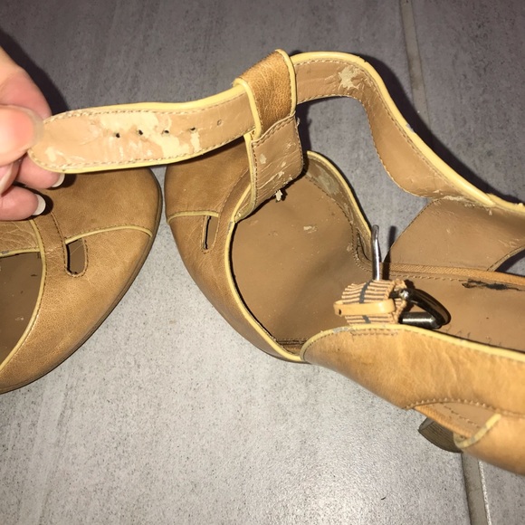 Tan/nude Nine West t strap pumps - Picture 6 of 8